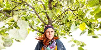 Feministinen kirkko -liikkeen perustajajäsenen Matleena Ikolan pappiskutsumus heräsi Himalajalla