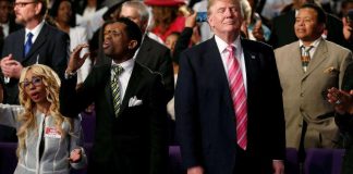 Protestantit johtavat Yhdysvaltoja