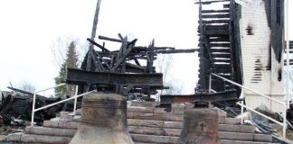 Ylivieskan palaneen kirkon kello soi kasvuyritysten tapahtumassa – pörssi maksaa kellon matkat