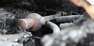 Analyysi: Palaneen kirkon kello avaa pörssin – onko se rahan voitto vai merkki toivosta?