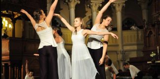 Kun jumalanpalveluksen liturgia menee uusiksi taiteen nimissä