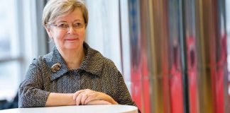 On seurattava joulun tähteä kaiken kaaoksen ja kompuroinnin keskellä, sanoo Liisa Jaakonsaari