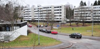 Kirkko ja asukkaat riitelevät maanvuokrista Helsingissä – vetoomuksia piispoille asti