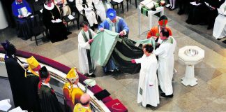 Analyysi: Helsingin piispanvaalin ratkaisee kirkon kahtiajako – ja siksi Teemu Laajasalo menestyy