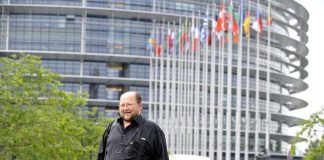 STT: Irtisanottu pappi Mitro Repo vaatii seurakunnalta yli 90 000:ta euroa