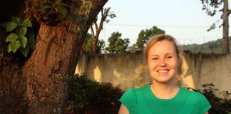 Marjo Mäenpää korjaa tuhottuja kouluja Keski-Afrikan tasavallassa