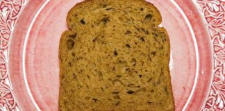 Ruokarukous ei ole vaikea asia, koirakin sen taitaa – katso video