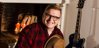 Mikko Harjunpää hymyilee vastoinkäymisistä huolimatta