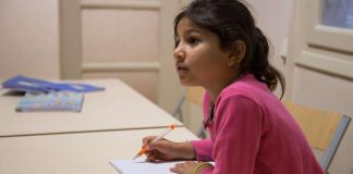 Vasta murto-osa Kreikassa olevista pakolaislapsista on päässyt kouluun