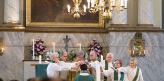 Satu Saarinen asetettiin Oulun tuomiorovastiksi