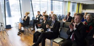 ”Pitäkööt leijonat makeiskorinsa” – Tällainen oli tunnustukseton valtiopäivien avajaistilaisuus