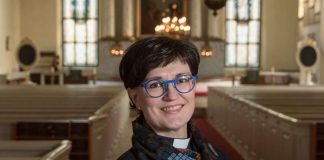 Tuomiorovasti Satu Saarinen on rytisyttänyt lasikattoja rikki kerta toisensa jälkeen