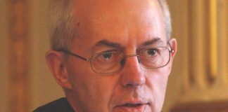 Arkkipiispa Welby kirkolliskokouksen avajaispuheessa: Englannin kirkolla on yhä vaikutusvaltaa