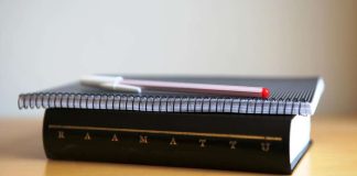 Suosittu Raamattu kannesta kanteen -radio-ohjelma täyttää 20 vuotta