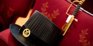 Piispa Irja Askola saa kunniatohtorin arvon