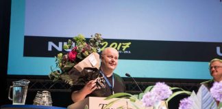 Nuorisotyön tunnustuspalkinto Kari-Pekka Vehkaojalle elokuvatoiminnasta Sotkamon seurakunnassa