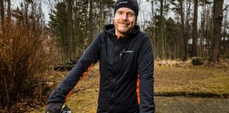 Evankeliumin uudessa käännöksessä ei kävellä sänky kainalossa, kertoo suomen kielen tutkija