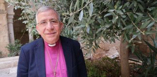 Piispa Munib Younan arvostelee suomalaisia lähetysjärjestöjä yhteistyöhalun puutteesta