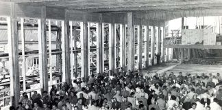 Mysteerikuva: Minkä rakennuksen harjannostajaiset?