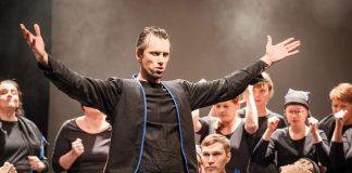 Arvio: Paavo Ruotsalaisesta kertova Herääminen on kohteensa näköinen ooppera