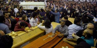 Kaksi veristä iskua koptikirkkoihin Egyptissä palmusunnuntaina