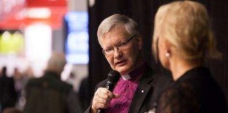 Piispa Seppo Häkkinen Radio Dein kyselytunnilla keskiviikkona