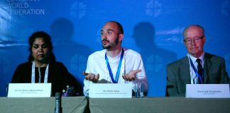 Pääesitelmän pitäjältä kritiikkiä Windhoekissa: ”Kirkkojen johtajat pukeutuvat kuin prinssit”