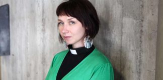 Raamattutunti: ”Kaikki olemme sekä bullshittiä että perhosia”