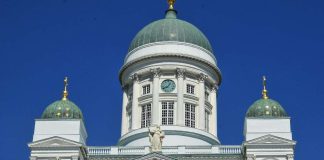 Helsingin kirkkojen saattokellot soivat presidentti Koiviston hautajaisissa