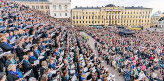 Tuhansien Halleluja kiiri Senaatintorilla – ”Tuli hoivattu olo”