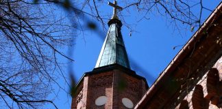 Kirkon torni syttyi voimakkaan salaman iskusta Savonlinnassa – ”Varjelusta oli mukana”