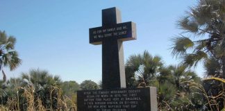 Kolumni: Risti savannilla on kuin mykkä saarna – ja muistuttaa lähetystyön historiasta