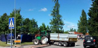 Pääkirjoitus: Lähi-idän epävakaus näkyi Nilsiässä traktoreina kulkuväylällä