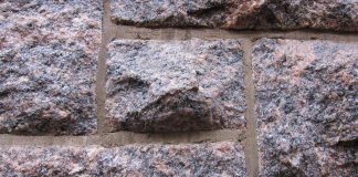 Kolumni: Vain perustallaan kirkko seisoo vahvana