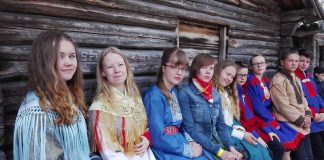 Utsjoen saamelais-suomalaisella rippileirillä reissattiin ja käytiin värikuulasotaa