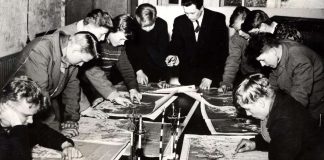 Mysteerikuva: Ketkä tutkivat karttoja?