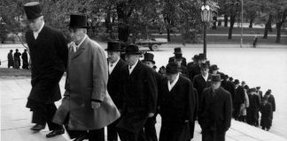 Sata tärkeää askelta – Kotimaa listaa kirkon historian ilmiöt ja uutiset Suomen itsenäisyyden ajalta