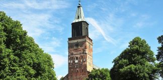 Kirkko twiittasi: Armahda – Turun tuomiokirkossa rukoushetki kello 21 Turun puukotuksien johdosta