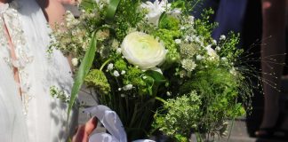 Kolumni: Keskustelu kirkollisesta avioliittoon vihkimisestä on muuttunut teologiseksi akrobatiaksi