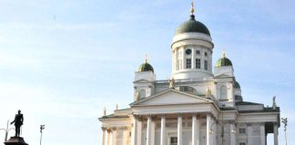 Suomalainen messu Senaatintorilla Helsingissä – juhlapuheen pitää Jenni Haukio