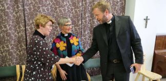 Kommentti: Laajasalon voitto avasi portit – naisia haetaan kirkon johtoon kissojen ja koirien kanssa