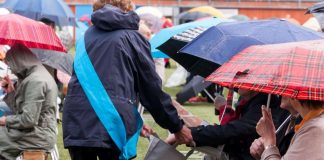 Kesäjuhlien kolehtiin kertyi 13 623,84 euroa – Mistä tarkka senttimäärä syntyy?