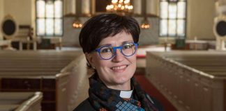 Naispapittoman messun peruminen kuohuttaa Oulussa – Tuomiorovasti: ”1990-luvulle ei ole paluuta”