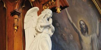 Kommentti: Enkelit ovat ensisijaisesti aikuisten päänsärky