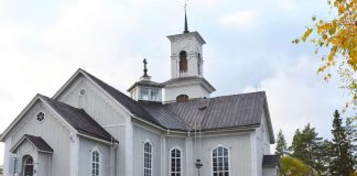 Yllätys remontin yhteydessä – Viitasaaren kirkon seinät alkaneet kallistua ulospäin