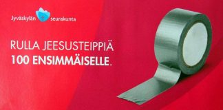 IS: Jyväskylän seurakunta jakaa rullan jeesusteippiä uuden toimitilan 100 ensimmäiselle vieraalle