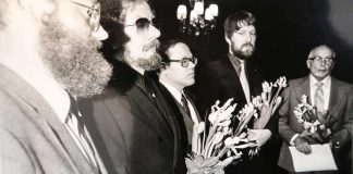 Mysteerikuva: Ketkä saivat kukkia, missä ja miksi?