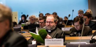 Talousvaliokunta yllätti kirkolliskokouksen – sai vähennettyä hallintorahoja 6,5 miljoonaa euroa