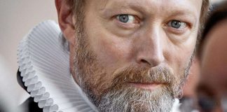 Huuto syvyydestä -sarjan käsikirjoittajaa kiehtoo usko