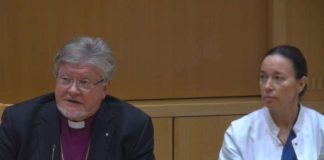 Piispa Salmi eutanasiapaneelissa: Joka paikkakunnalla pitäisi taata ihmisille turvallinen kuolema